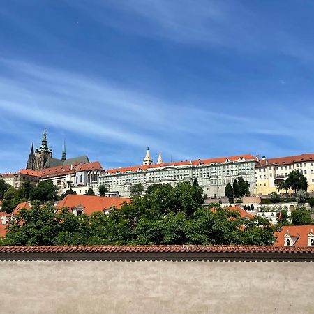 Luxury Family Hotel Royal Palace Prag Dış mekan fotoğraf The Hradčany