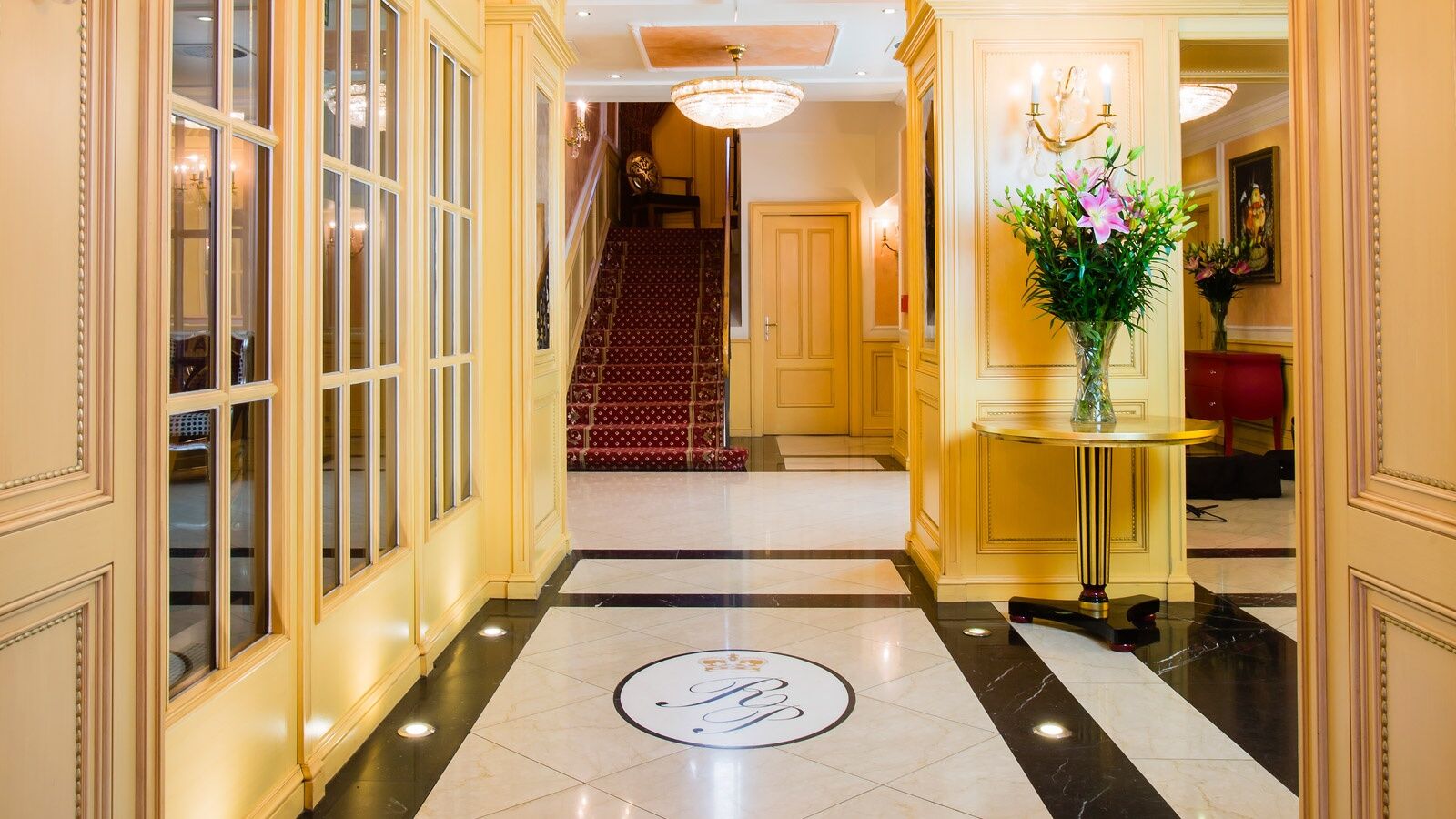 Luxury Family Hotel Royal Palace Prag İç mekan fotoğraf